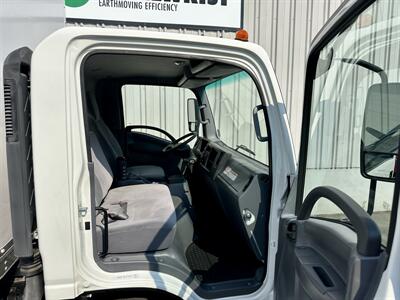 2019 Chevrolet W4500 16 foot with LiftGate - Photo 18 - Seattle, WA 98108