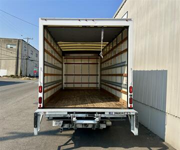 2019 Chevrolet W4500 16 foot with LiftGate - Photo 2 - Seattle, WA 98108