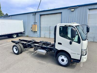 2015 Hino 195 ~ 149 WB Cab & Chassis - Photo 7 - Seattle, WA 98108