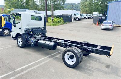 2015 Hino 195 ~ 149 WB Cab & Chassis - Photo 4 - Seattle, WA 98108