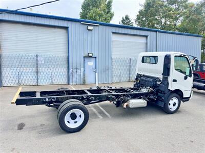 2015 Hino 195 ~ 149 WB Cab & Chassis - Photo 9 - Seattle, WA 98108