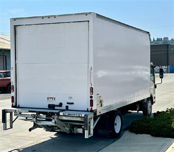 2019 Chevrolet W4500 16' Box w/ Liftgate - Photo 19 - Seattle, WA 98108