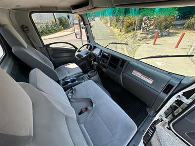 2019 Chevrolet W4500 16' Box w/ Liftgate - Photo 32 - Seattle, WA 98108