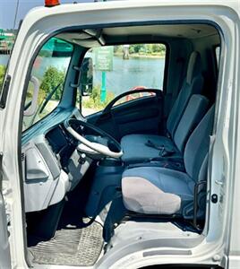 2019 Chevrolet W4500 16' Box w/ Liftgate - Photo 26 - Seattle, WA 98108