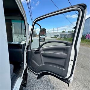 2015 Isuzu NRR 22' Flatbed w/ Liftga Nrr - Photo 16 - Seattle, WA 98108