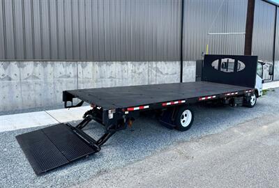 2015 Isuzu NRR 22' Flatbed w/ Liftga Nrr - Photo 21 - Seattle, WA 98108