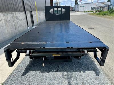 2015 Isuzu NRR 22' Flatbed w/ Liftga Nrr - Photo 19 - Seattle, WA 98108