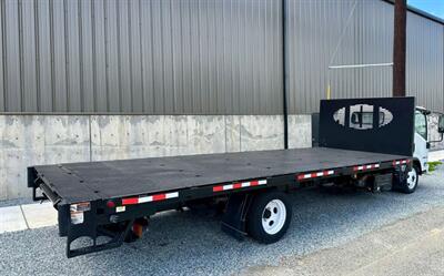 2015 Isuzu NRR 22' Flatbed w/ Liftga Nrr - Photo 9 - Seattle, WA 98108