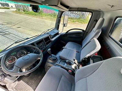 2015 Isuzu NRR 22' Flatbed w/ Liftga Nrr - Photo 30 - Seattle, WA 98108