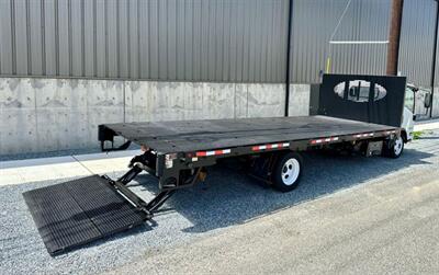 2015 Isuzu NRR 22' Flatbed w/ Liftga Nrr - Photo 24 - Seattle, WA 98108