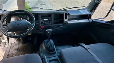 2015 Isuzu NRR 22' Flatbed w/ Liftga Nrr - Photo 33 - Seattle, WA 98108