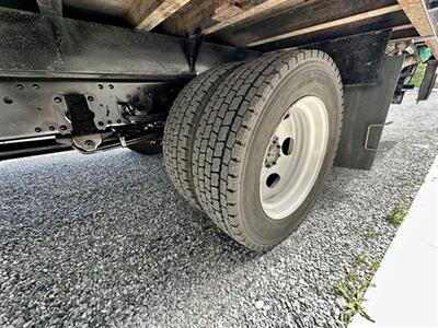 2015 Isuzu NRR 22' Flatbed w/ Liftga Nrr - Photo 12 - Seattle, WA 98108