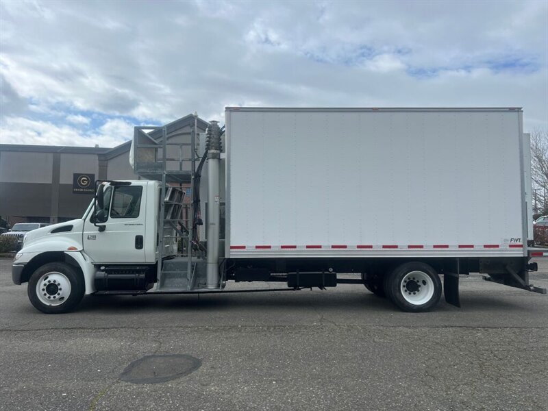 2007 International DuraStar 4200 INTERNATIONAL H  4200  *ONLY 4,661 Miles  