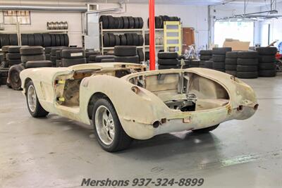 1960 Chevrolet Corvette   - Photo 5 - Springfield, OH 45503