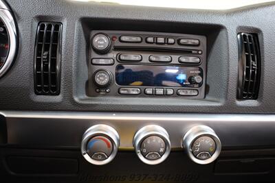 2004 Chevrolet SSR LS   - Photo 22 - Springfield, OH 45503