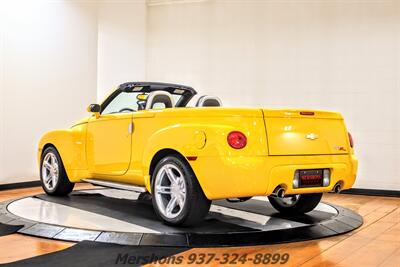 2004 Chevrolet SSR LS   - Photo 5 - Springfield, OH 45503