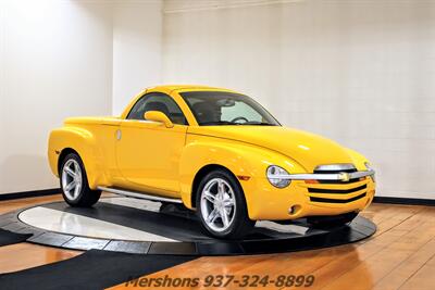 2004 Chevrolet SSR LS   - Photo 11 - Springfield, OH 45503