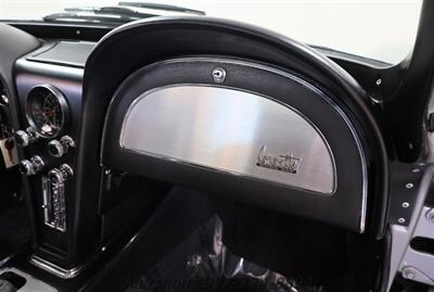 1967 Chevrolet Corvette   - Photo 18 - Springfield, OH 45503