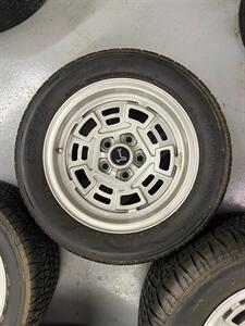 1971 DeTomaso Pantera 1971-1974  Wheels & Tires - Photo 4 - Springfield, OH 45503