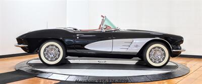 1961 Chevrolet Corvette   - Photo 8 - Springfield, OH 45503