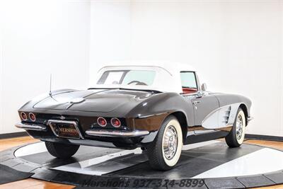 1961 Chevrolet Corvette   - Photo 10 - Springfield, OH 45503