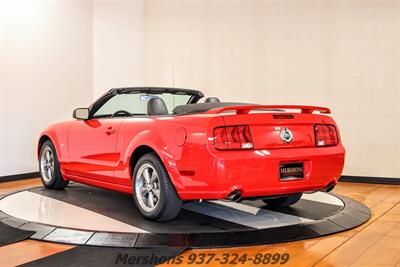 2005 Ford Mustang GT Deluxe   - Photo 6 - Springfield, OH 45503