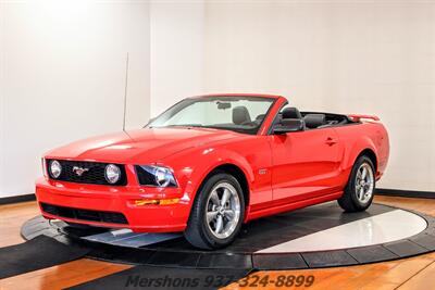 2005 Ford Mustang GT Deluxe   - Photo 1 - Springfield, OH 45503