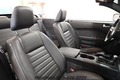 2005 Ford Mustang GT Deluxe   - Photo 16 - Springfield, OH 45503