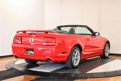 2005 Ford Mustang GT Deluxe   - Photo 9 - Springfield, OH 45503