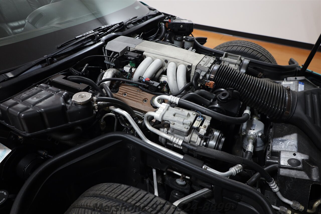 1991 Chevrolet Corvette   - Photo 21 - Springfield, OH 45503