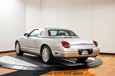 2004 Ford Thunderbird Deluxe   - Photo 10 - Springfield, OH 45503