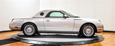 2004 Ford Thunderbird Deluxe   - Photo 13 - Springfield, OH 45503