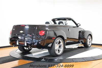 2003 Chevrolet SSR LS   - Photo 8 - Springfield, OH 45503