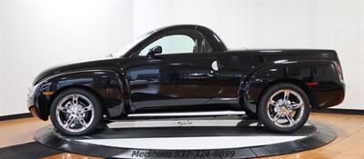 2003 Chevrolet SSR LS   - Photo 11 - Springfield, OH 45503