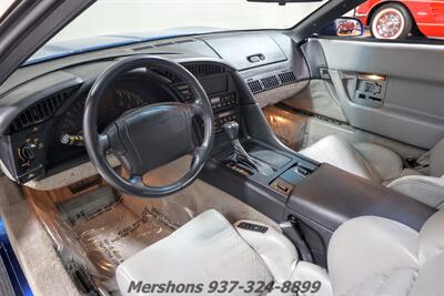 1992 Chevrolet Corvette   - Photo 2 - Springfield, OH 45503