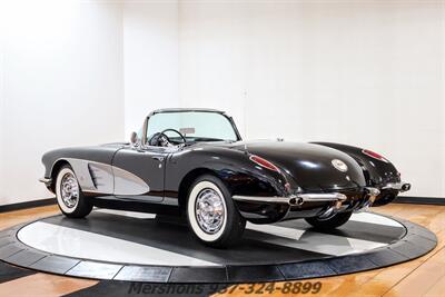 1960 Chevrolet Corvette   - Photo 8 - Springfield, OH 45503