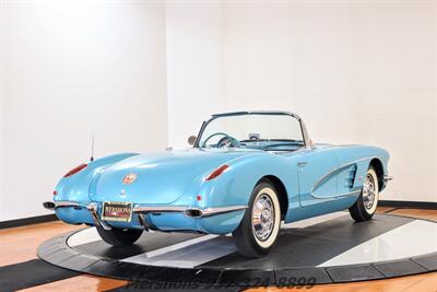 1959 Chevrolet Corvette   - Photo 15 - Springfield, OH 45503