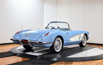 1960 Chevrolet Corvette   - Photo 15 - Springfield, OH 45503