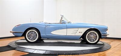 1960 Chevrolet Corvette   - Photo 14 - Springfield, OH 45503