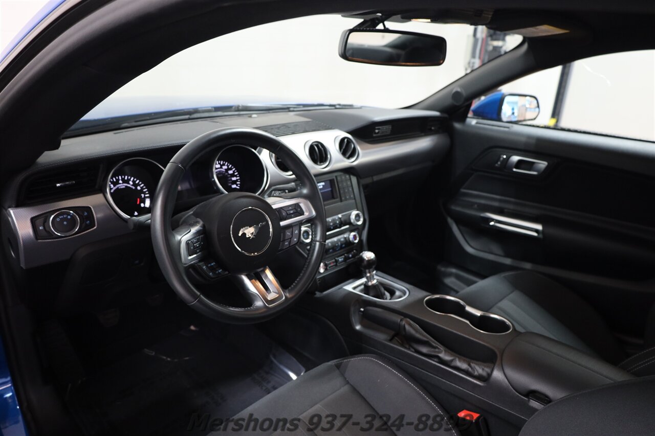 2020 Ford Mustang GT   - Photo 2 - Springfield, OH 45503