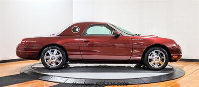 2004 Ford Thunderbird Deluxe   - Photo 12 - Springfield, OH 45503