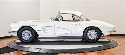 1961 Chevrolet Corvette   - Photo 11 - Springfield, OH 45503