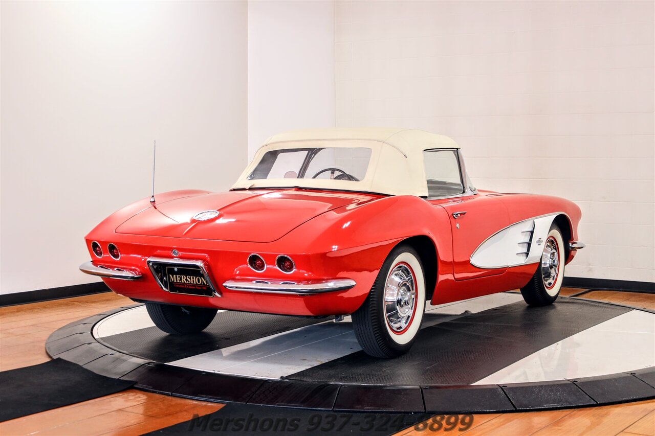 1961 Chevrolet Corvette   - Photo 11 - Springfield, OH 45503