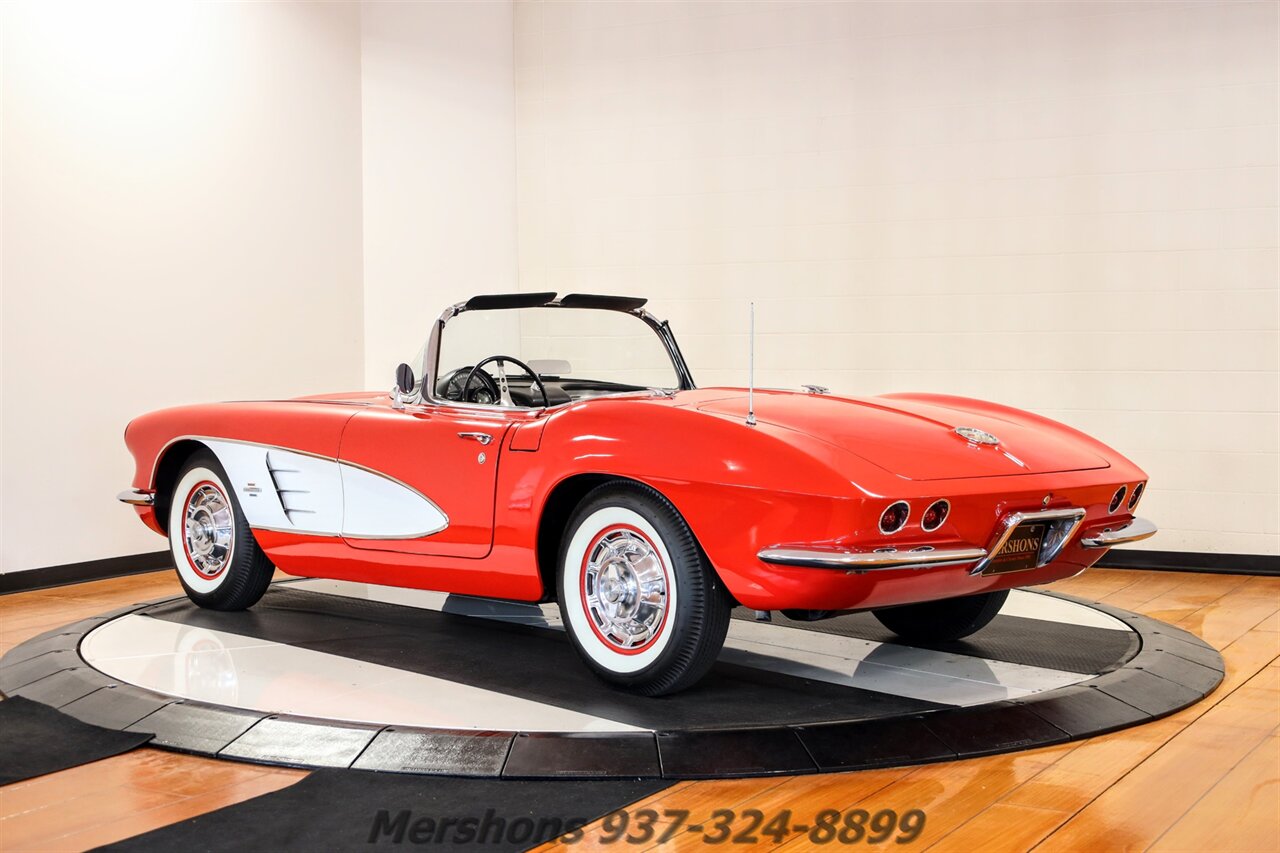 1961 Chevrolet Corvette   - Photo 5 - Springfield, OH 45503