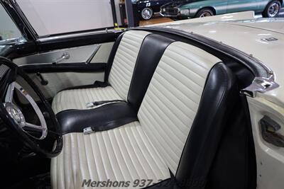 1957 Ford Thunderbird   - Photo 20 - Springfield, OH 45503