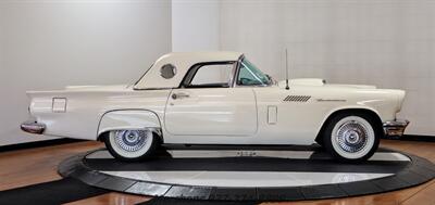 1957 Ford Thunderbird   - Photo 14 - Springfield, OH 45503