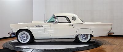 1957 Ford Thunderbird   - Photo 11 - Springfield, OH 45503