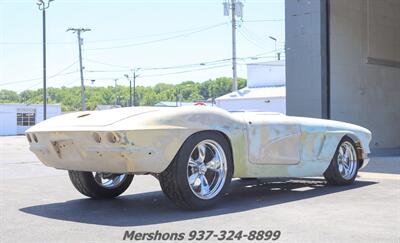 1961 Chevrolet Corvette   - Photo 6 - Springfield, OH 45503