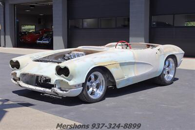 1961 Chevrolet Corvette   - Photo 1 - Springfield, OH 45503