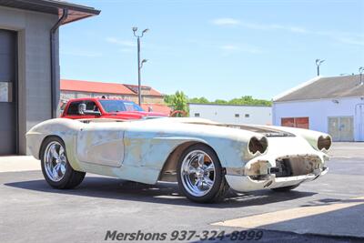 1961 Chevrolet Corvette   - Photo 5 - Springfield, OH 45503